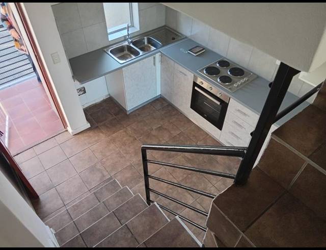 2 BEDROOM PROPERTY TO RENT IN UITZICHT